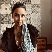 Scrittrice Laureata impartisce lezioni private in presenza ed online